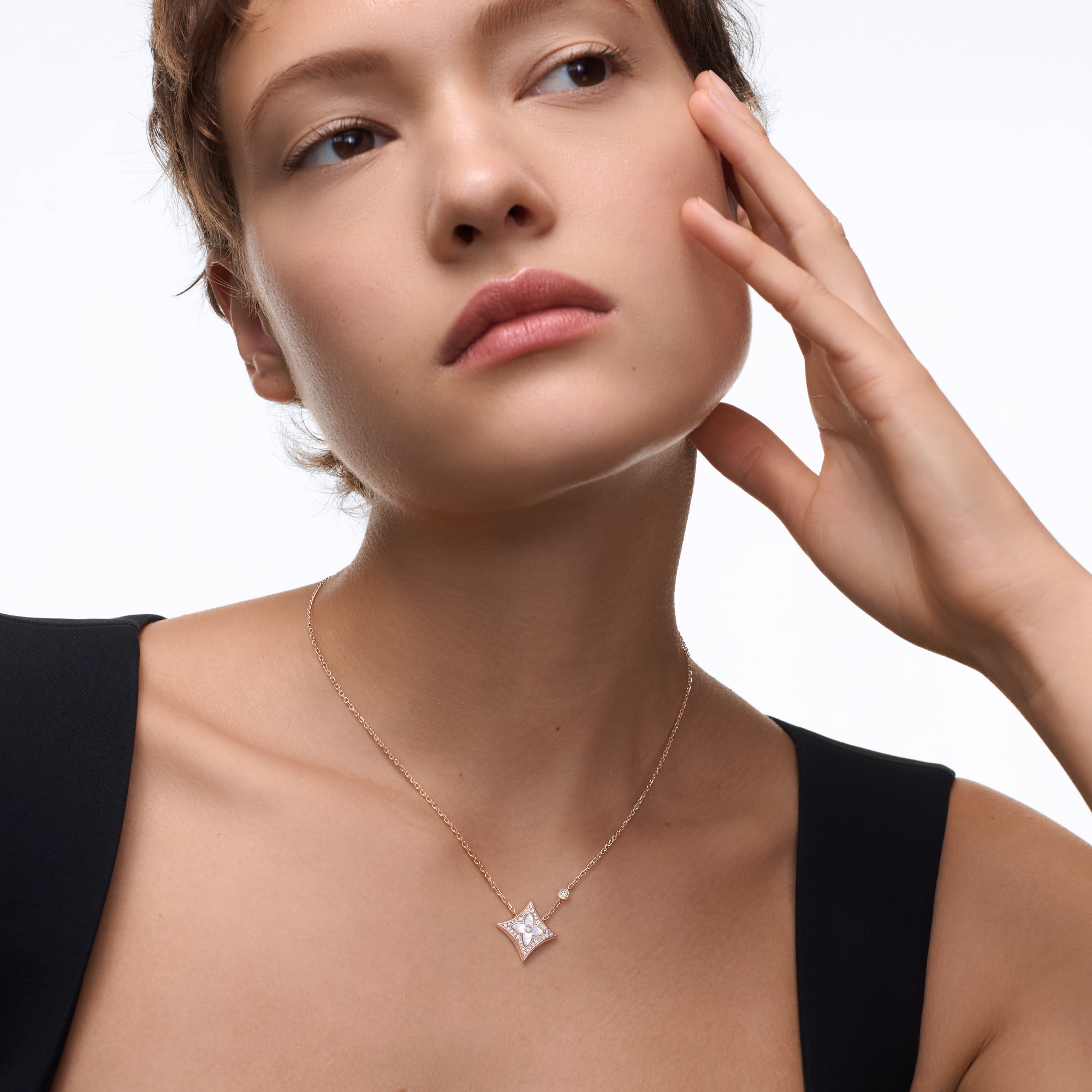 Designer Necklaces: Fine Gold & Diamond Pendants | LOUIS VUITTON ®
